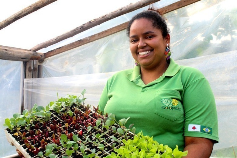 Entrevista - A força feminina na Agricultura Familiar: Fernanda Henrique, coordenadora geral da COOFELIZ